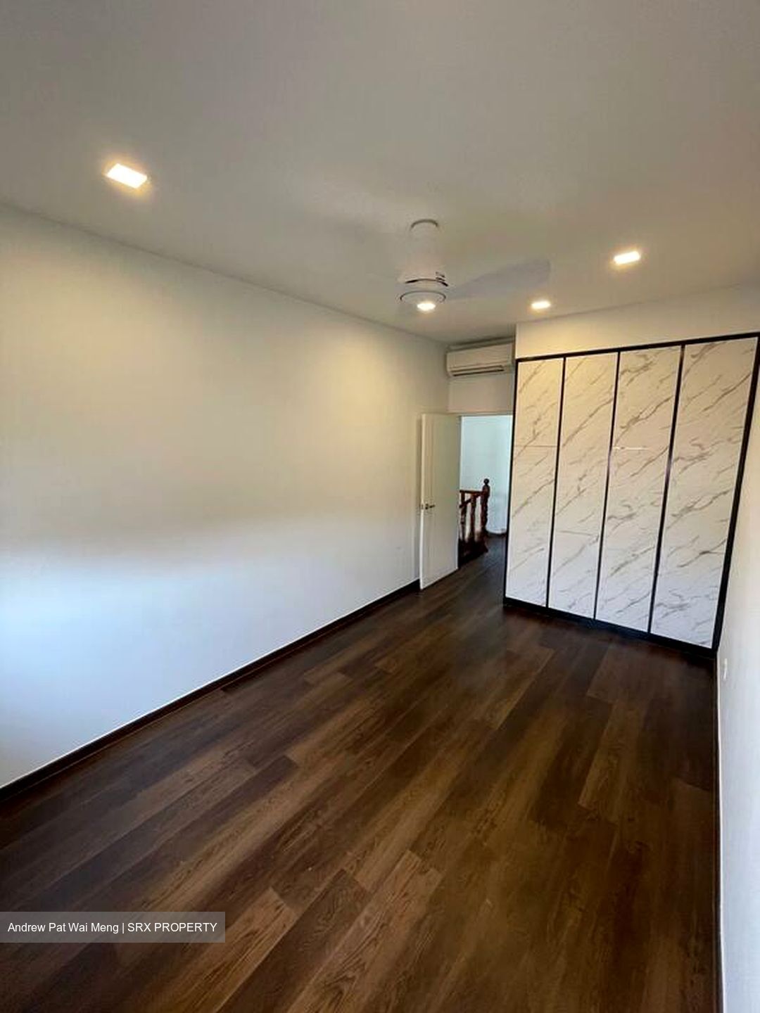 Kensington Park Drive (D19), Terrace #497864831